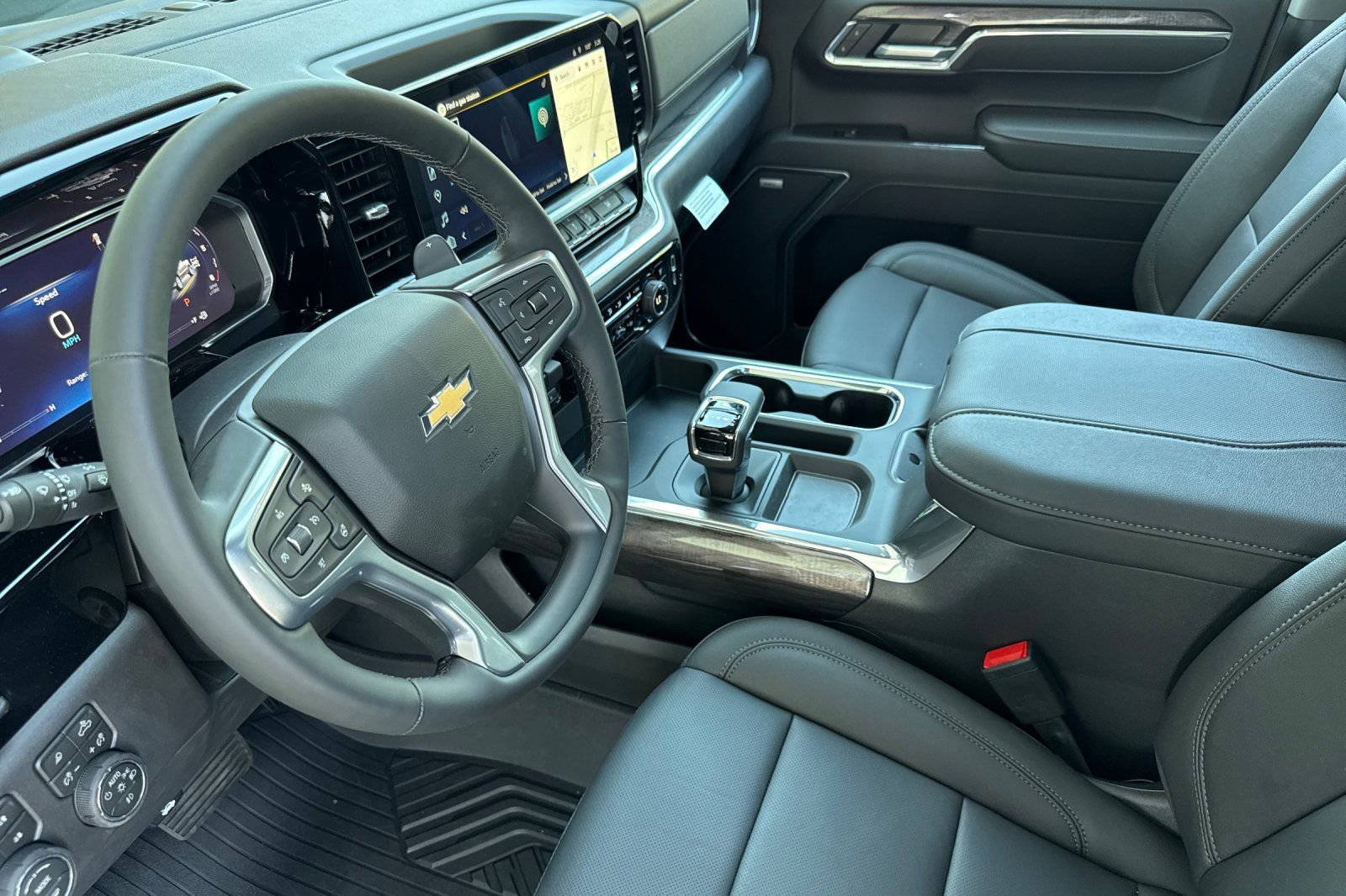 New 2026 Chevrolet Silverado 1500 LTZ w/ LTZ Premium Package AWD/4WD image 9