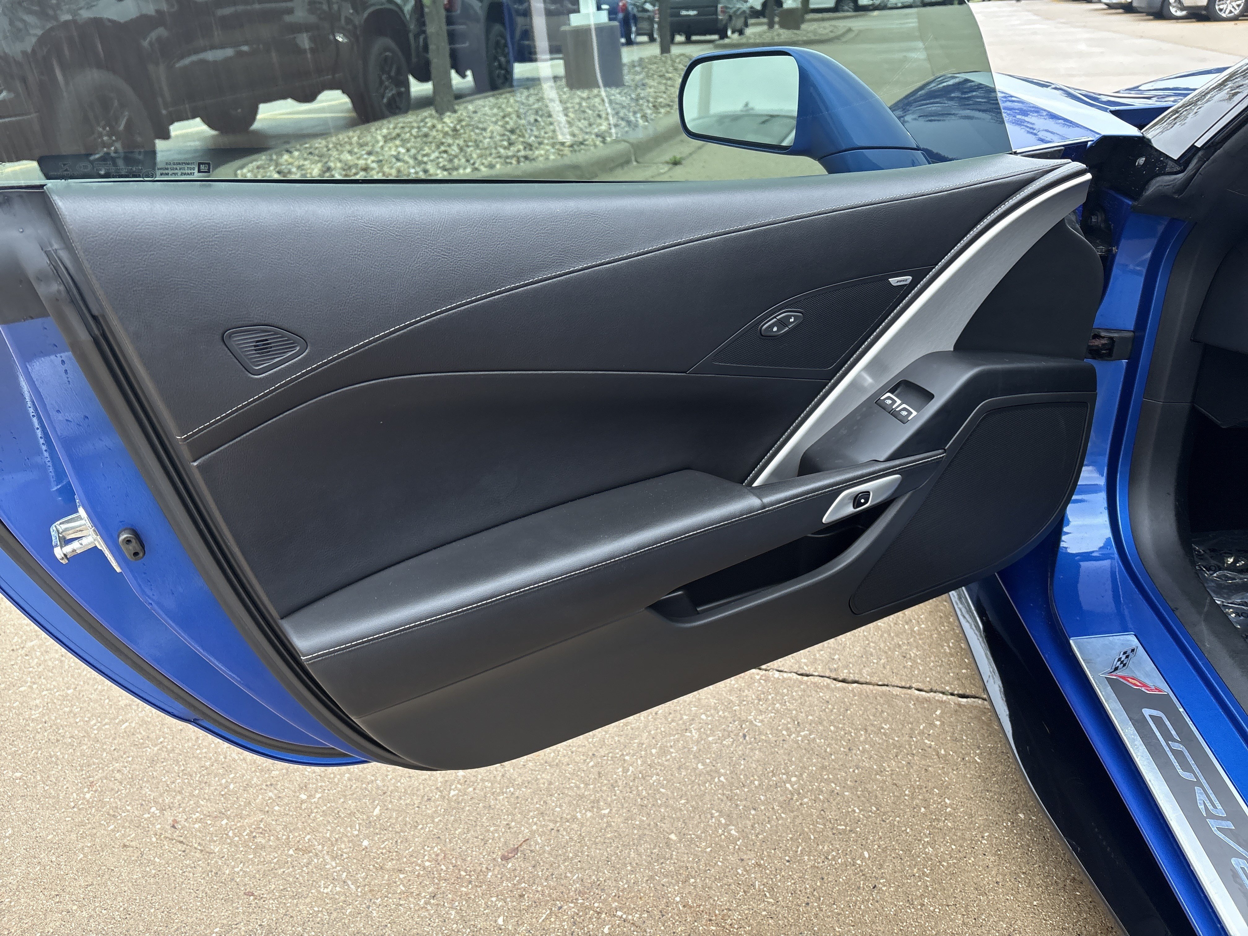 Used 2019 Chevrolet Corvette Stingray Coupe w/ 1LT RWD image 10