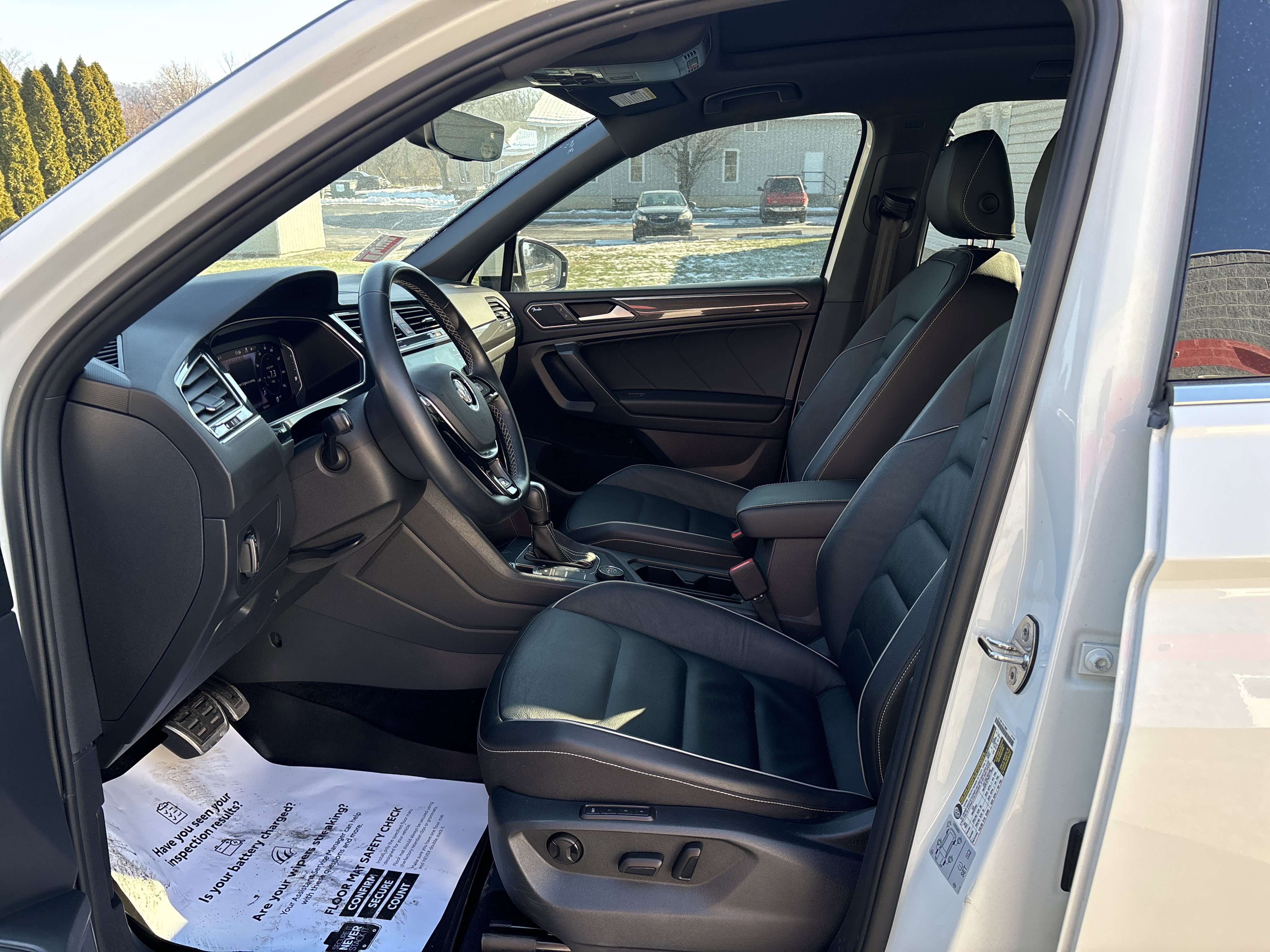 Used 2021 Volkswagen Tiguan SEL Premium R-Line image 13