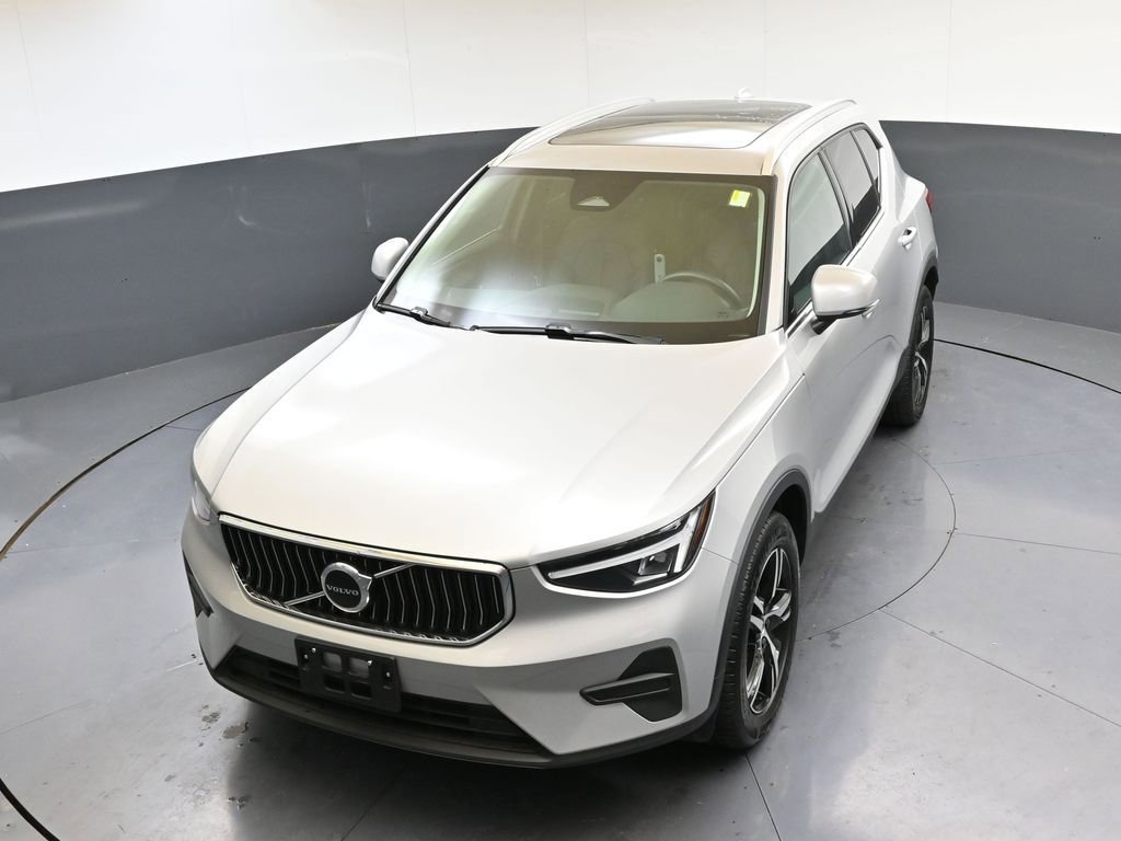 Certified 2025 Volvo XC40 B5 Core image 36