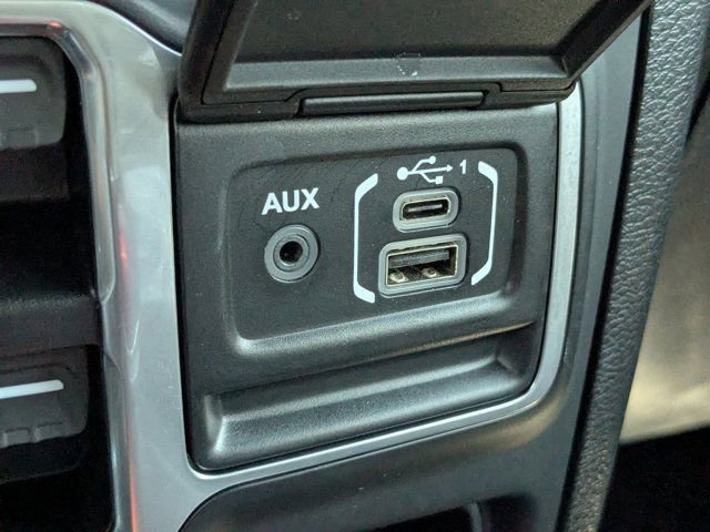 Used 2021 Jeep Wrangler Unlimited Sahara image 23