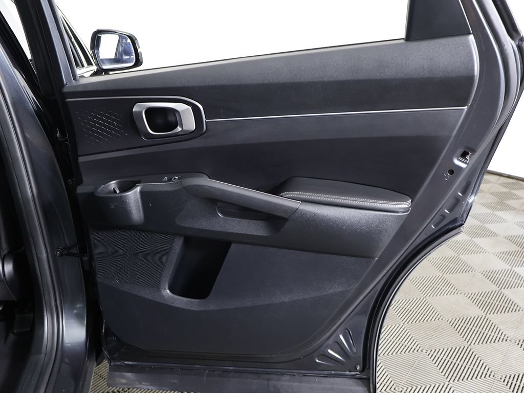 Certified 2024 Kia Sorento LX FWD image 24
