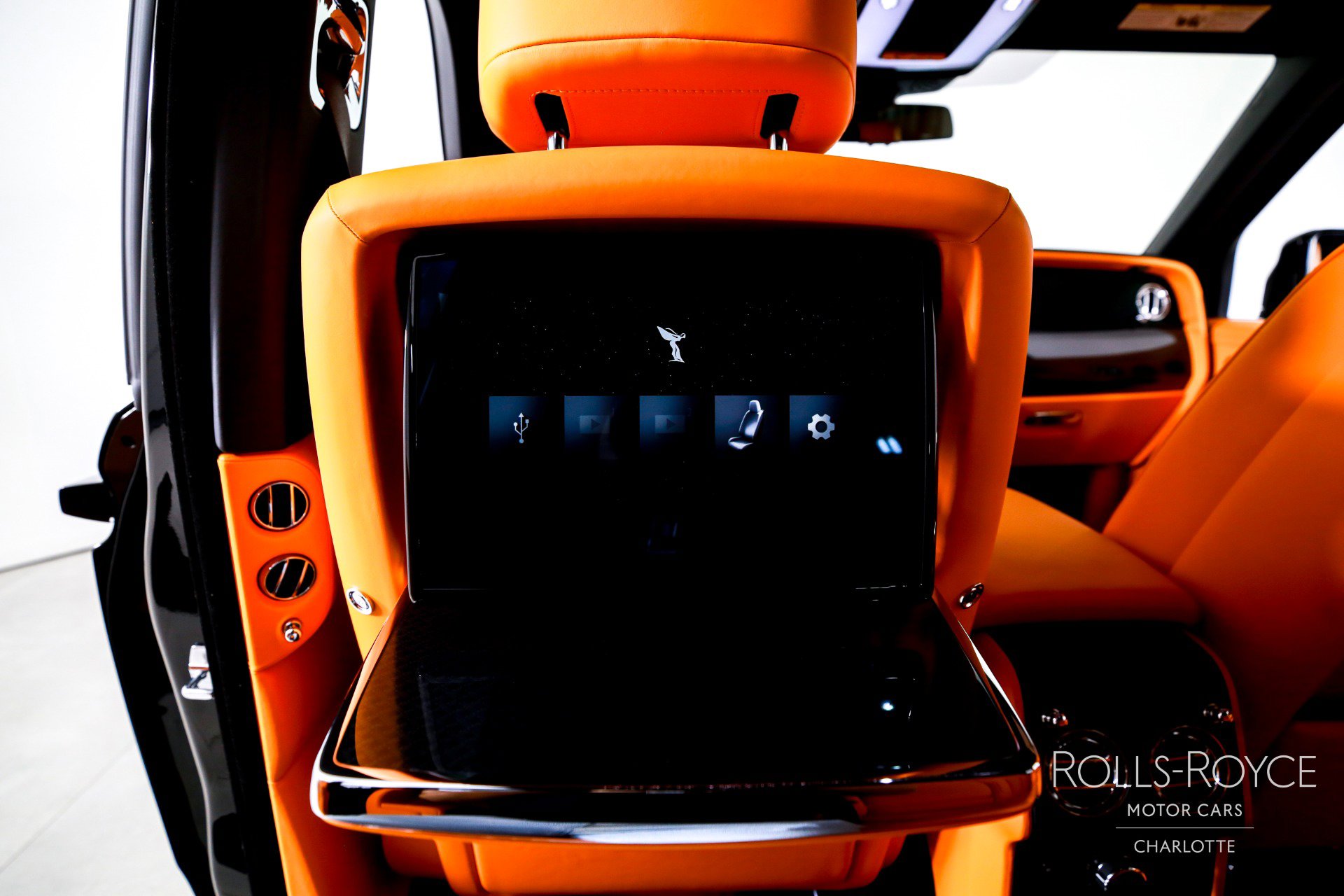 New 2026 Rolls-Royce Cullinan Black Badge image 21