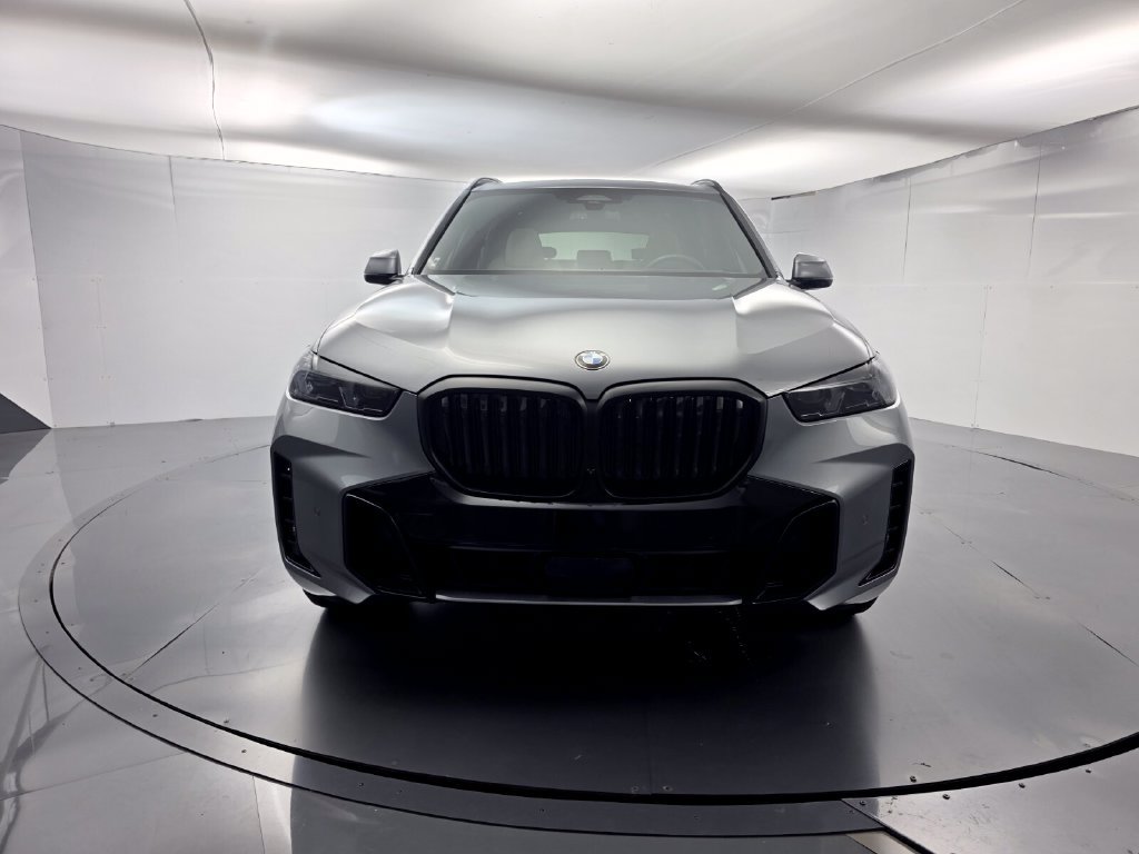 Used 2026 BMW X5 xDrive40i w/ M Sport Package AWD/4WD image 2