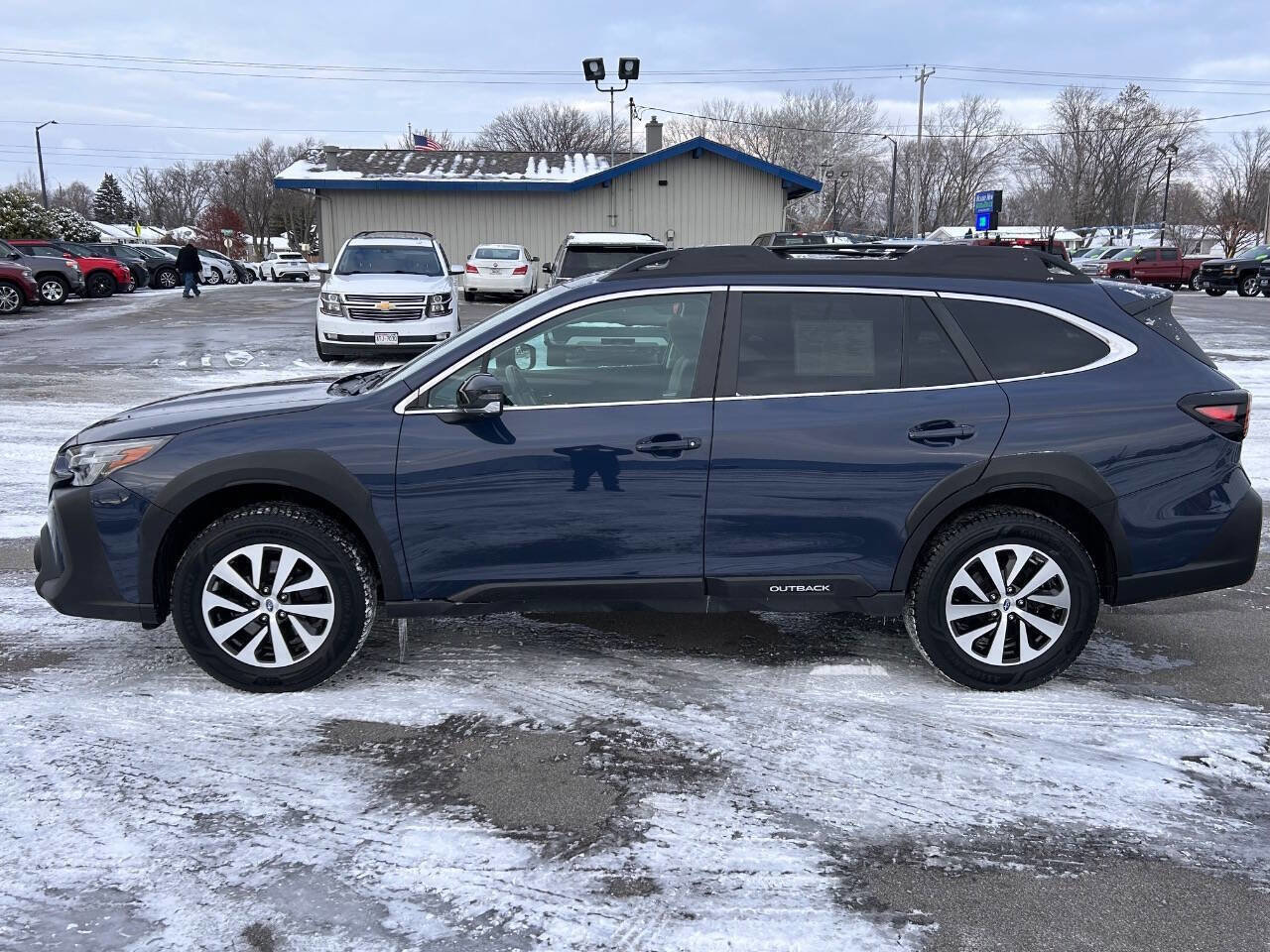 Used 2024 Subaru Outback Premium image 6