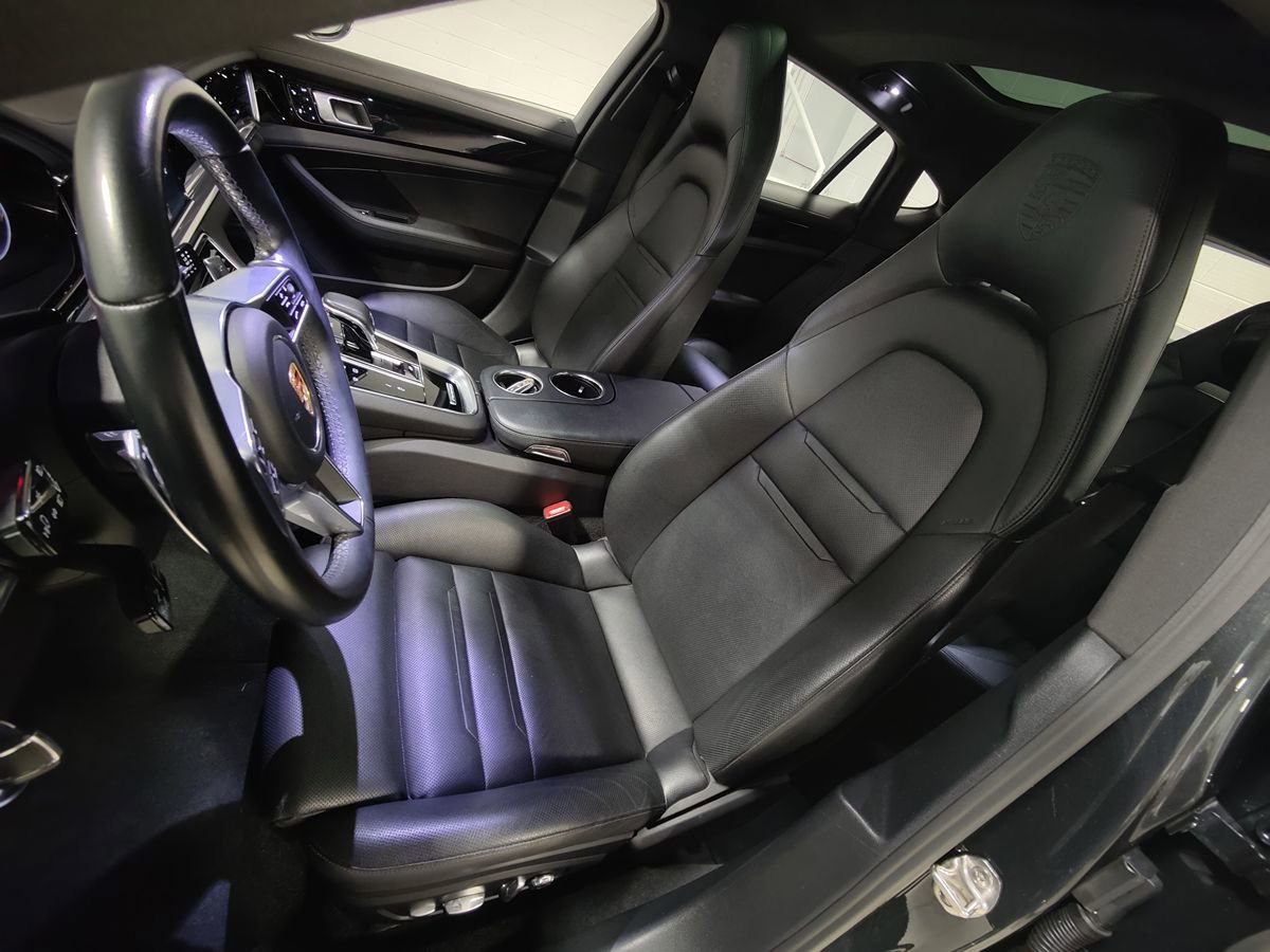 Used 2018 Porsche Panamera 4S image 30