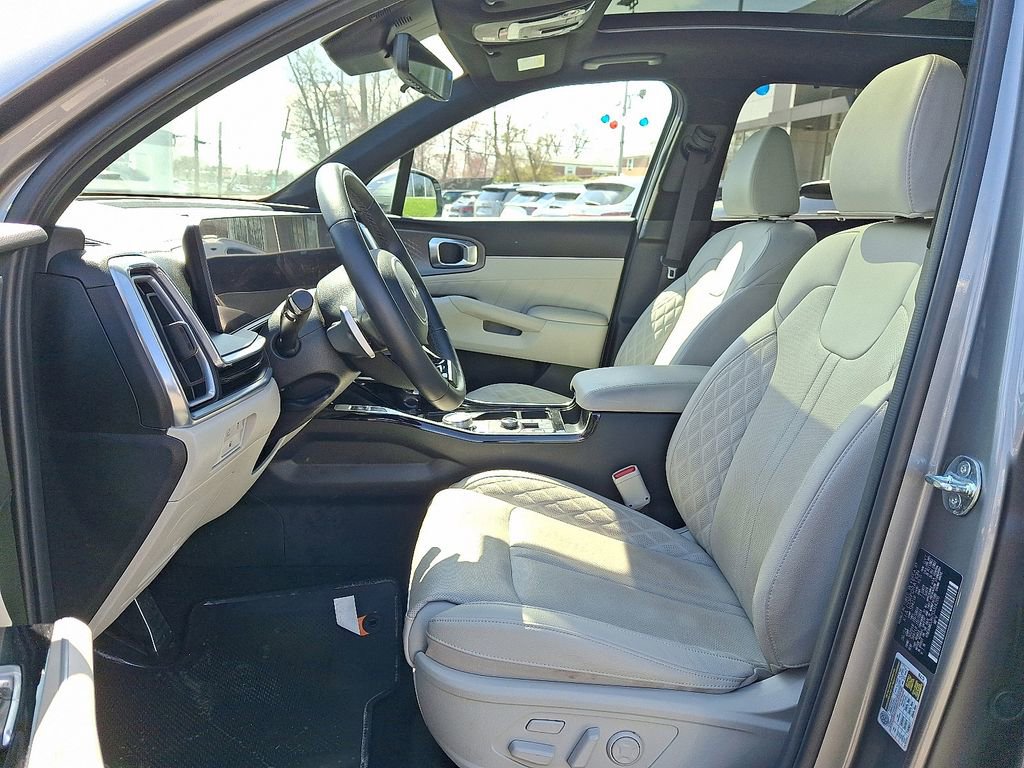 Used 2025 Kia Sorento SX Prestige AWD/4WD image 14