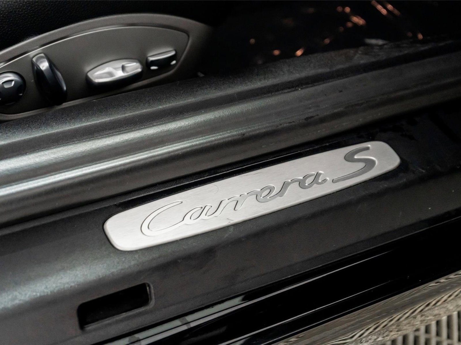 Used 2017 Porsche 911 Carrera S image 32