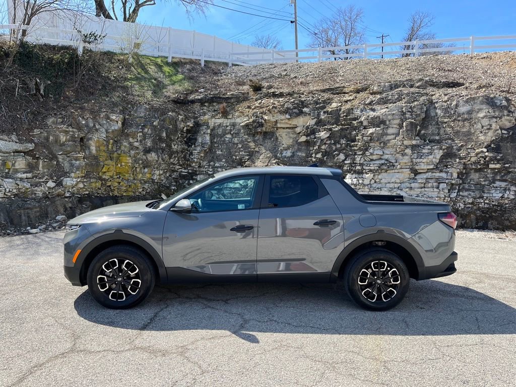 Used 2024 Hyundai Santa Cruz SE image 4