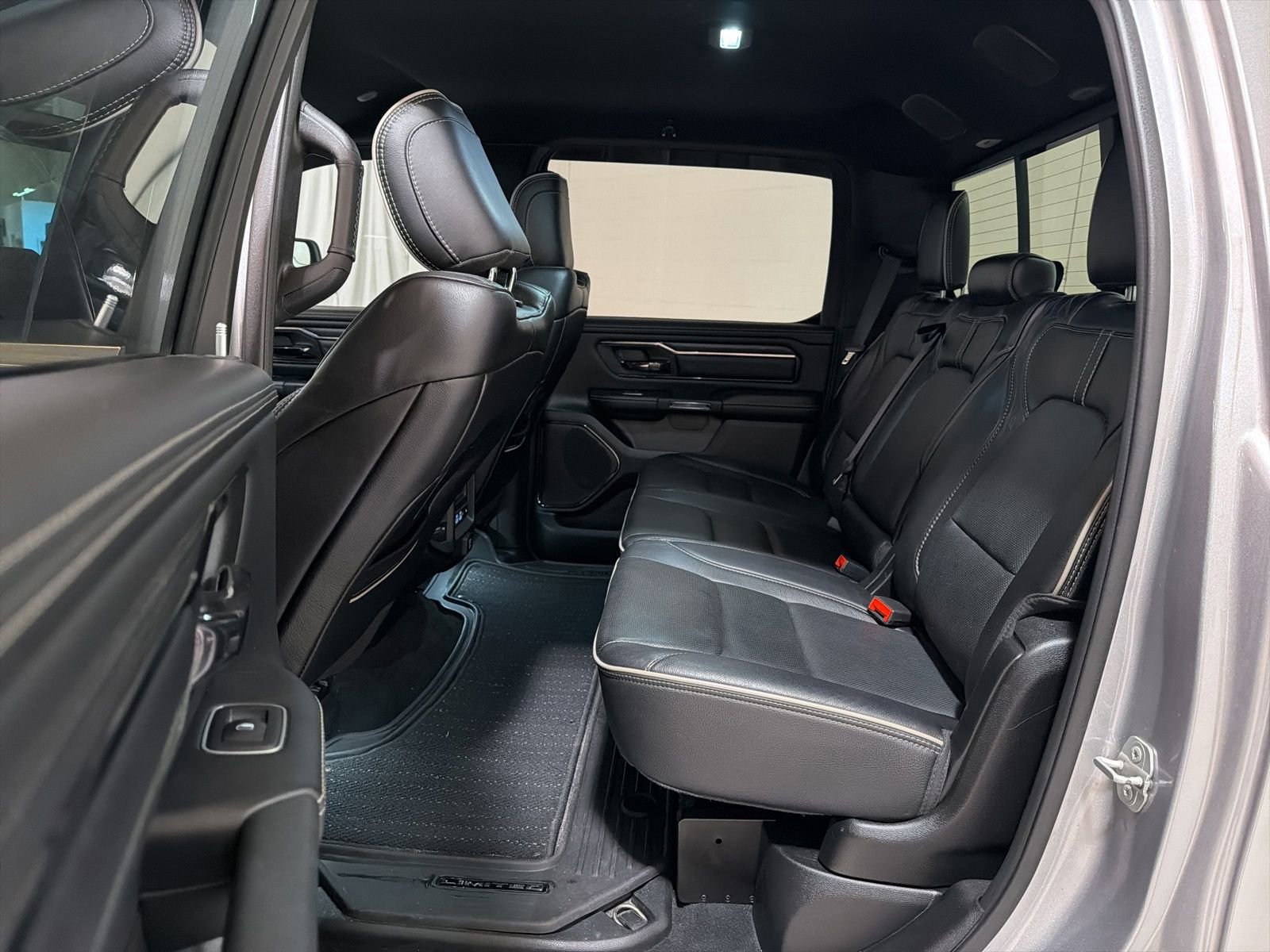 Used 2022 RAM 1500 Limited image 12