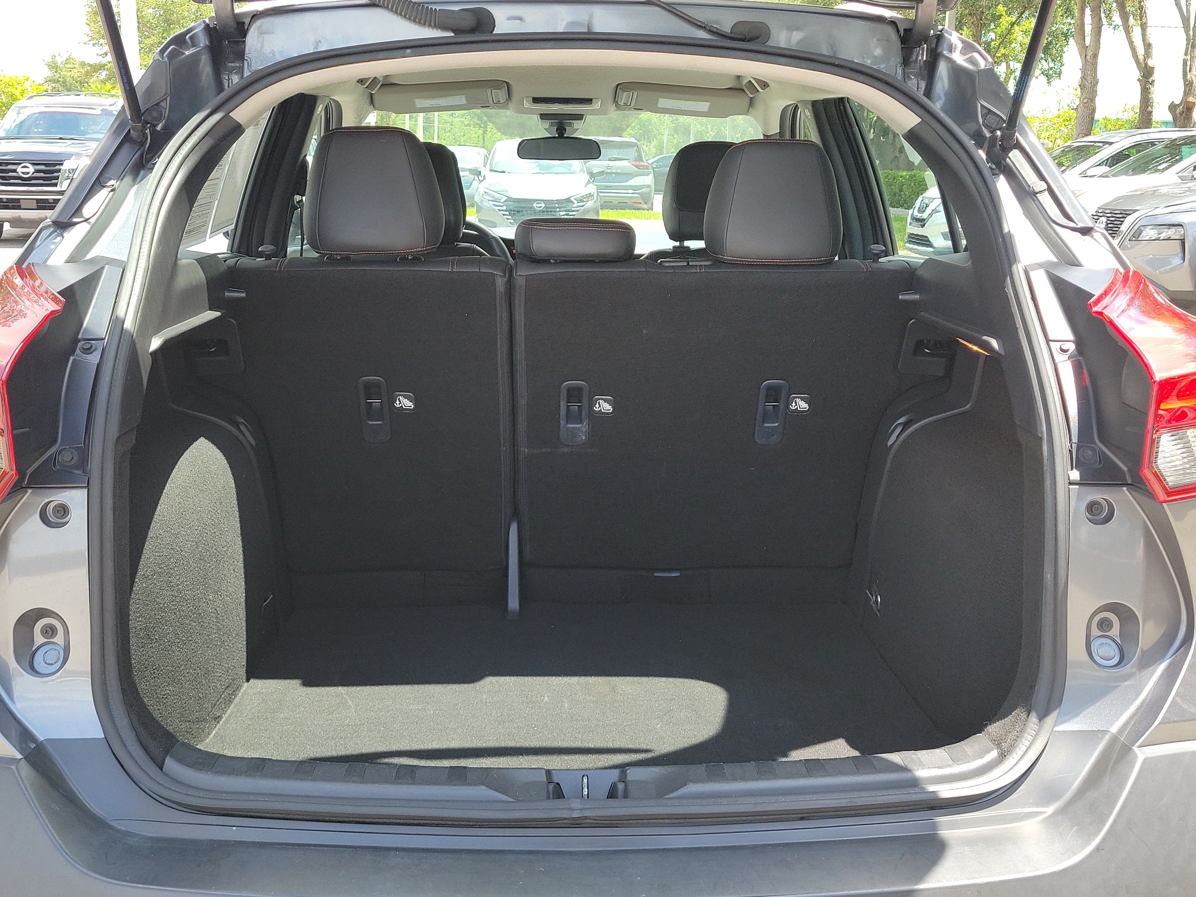 Certified 2020 Nissan Kicks SR w/ SR Premium Package FWD image 12