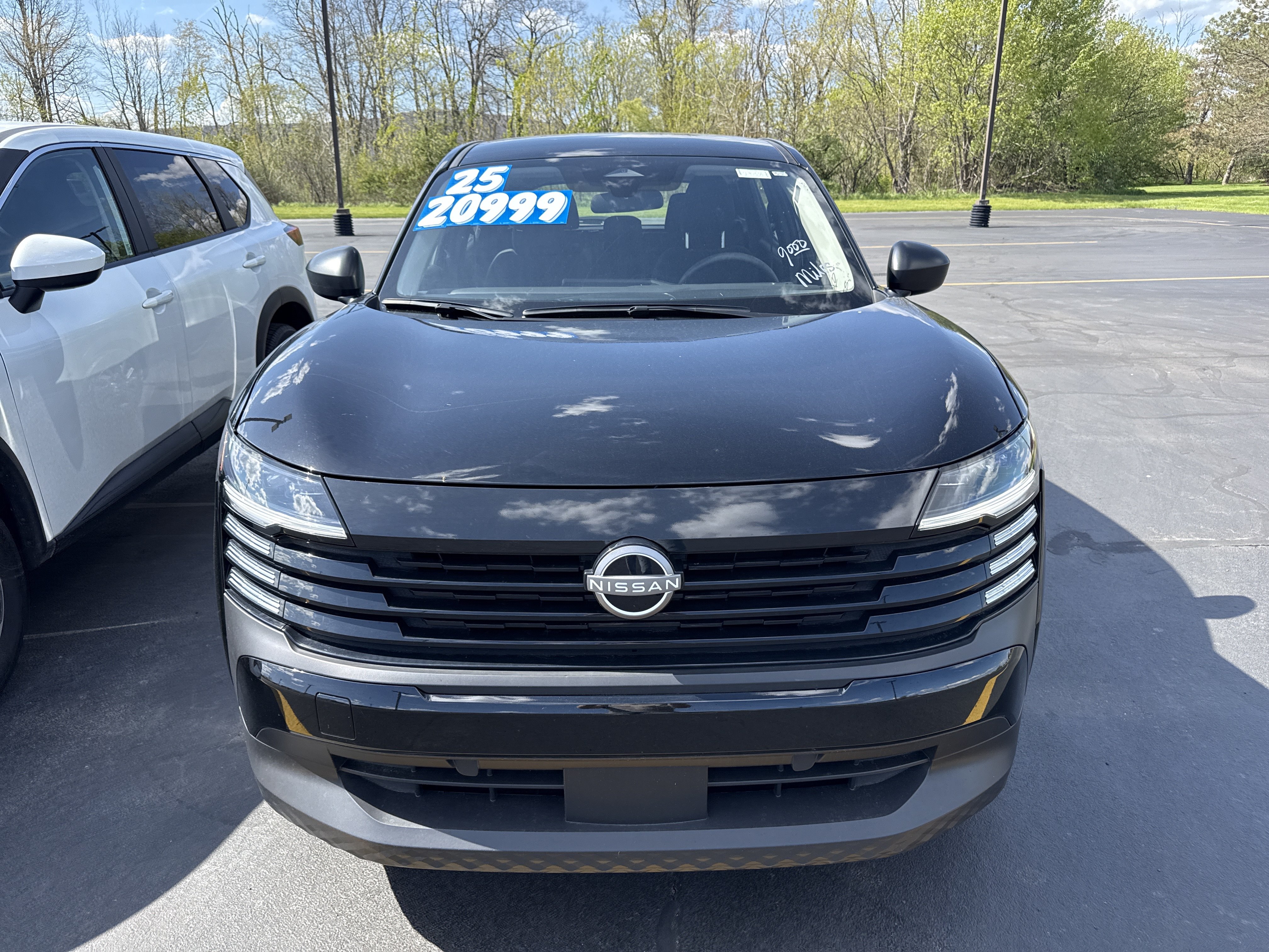 Used 2025 Nissan Kicks S AWD/4WD image 1