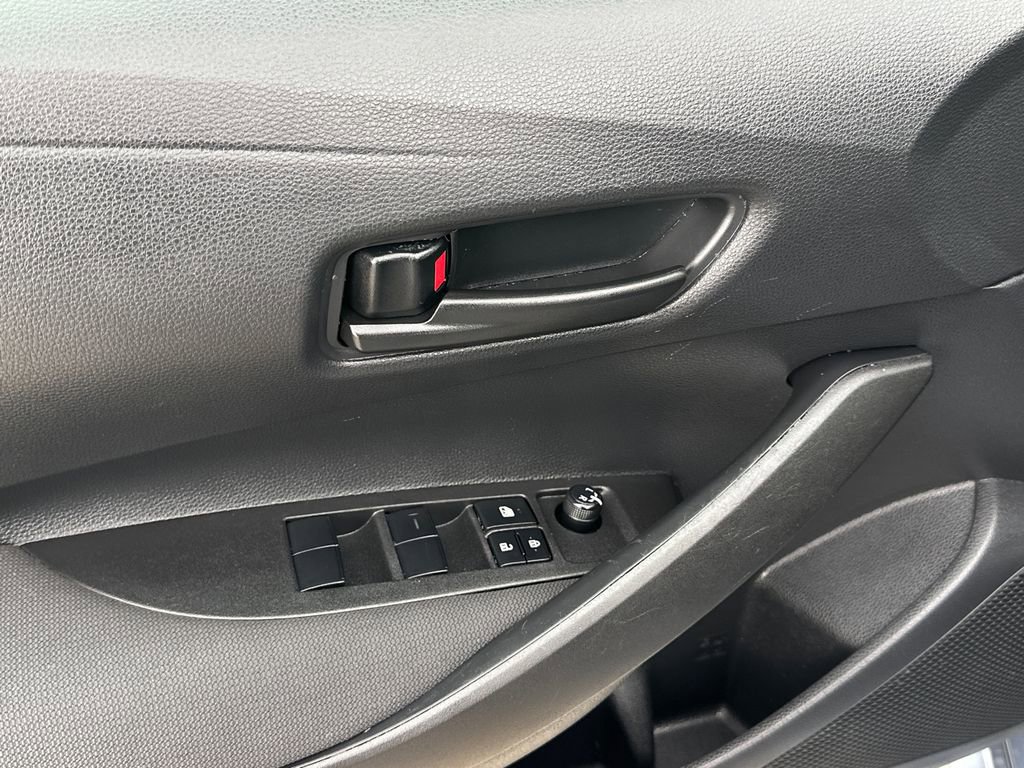 Used 2025 Toyota Corolla LE image 13