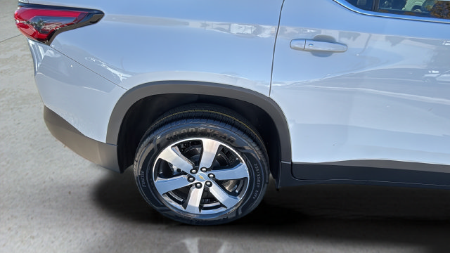 Used 2023 Chevrolet Traverse LT w/ LT Premium Package FWD image 39