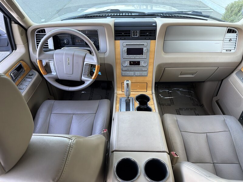 Used 2008 Lincoln Navigator 2WD image 13
