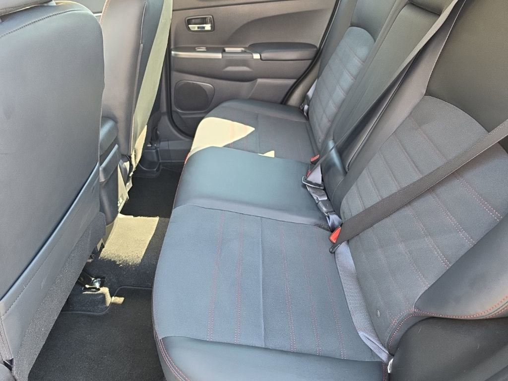 Used 2025 Mitsubishi Outlander Sport AWD image 16