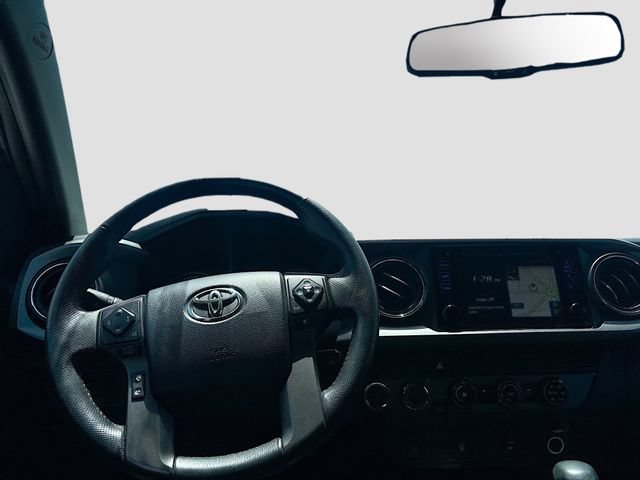 Used 2017 Toyota Tacoma TRD Sport w/ Tow Package (A/T) AWD/4WD image 17