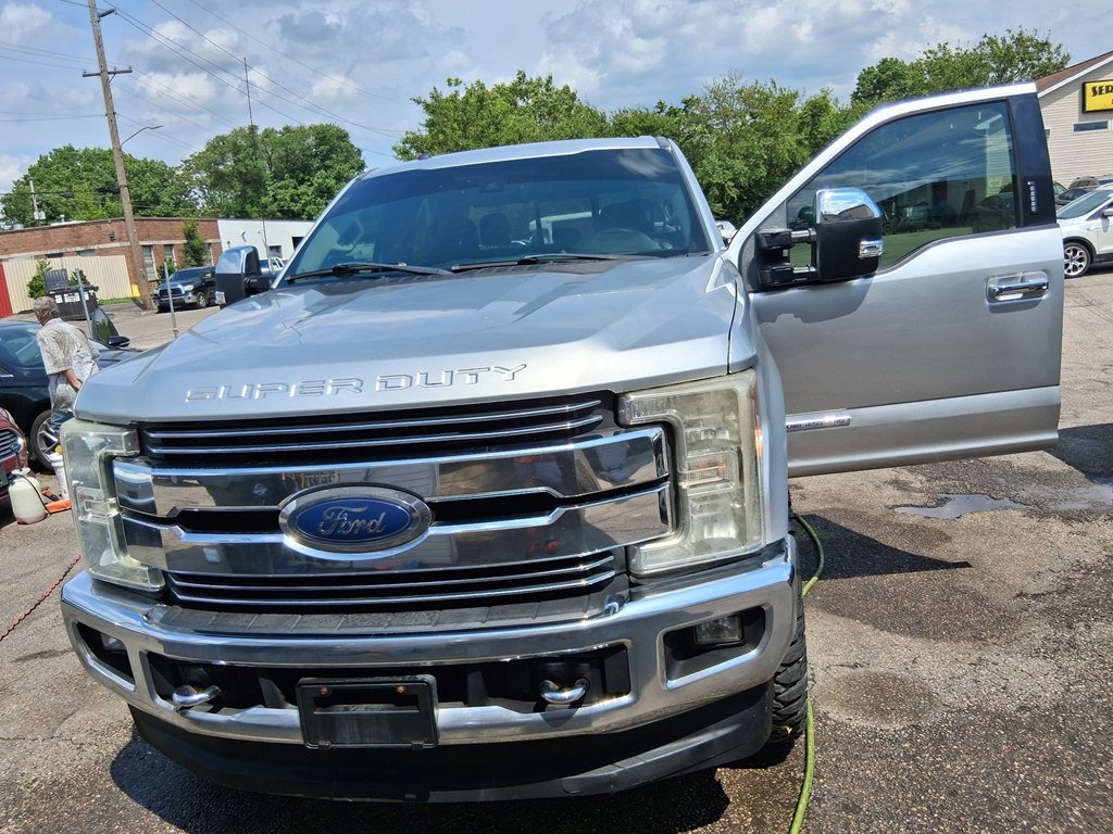 Used 2017 Ford F250 Lariat w/ Lariat Ultimate Package AWD/4WD image 15