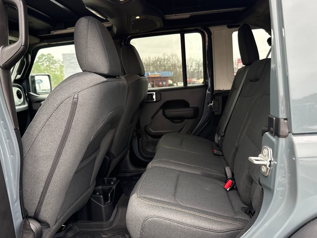 Used 2025 Jeep Wrangler Willys image 23