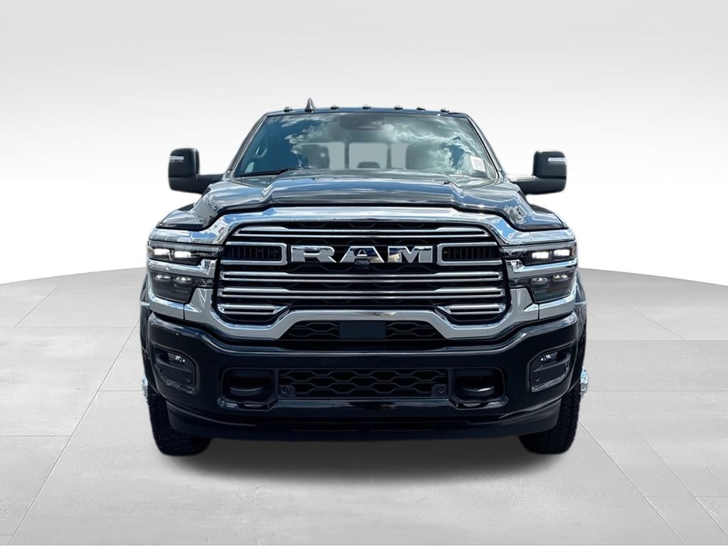 New 2026 RAM 4500 4x4 Crew Cab DRW w/ Laramie Trim Package image 3