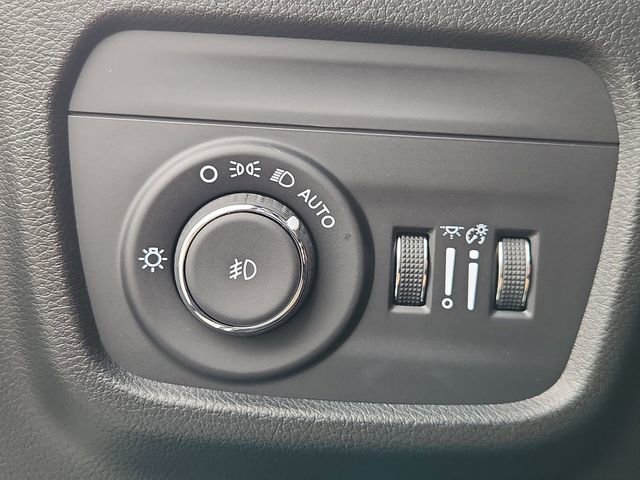 Used 2025 Jeep Grand Cherokee Summit AWD/4WD image 18