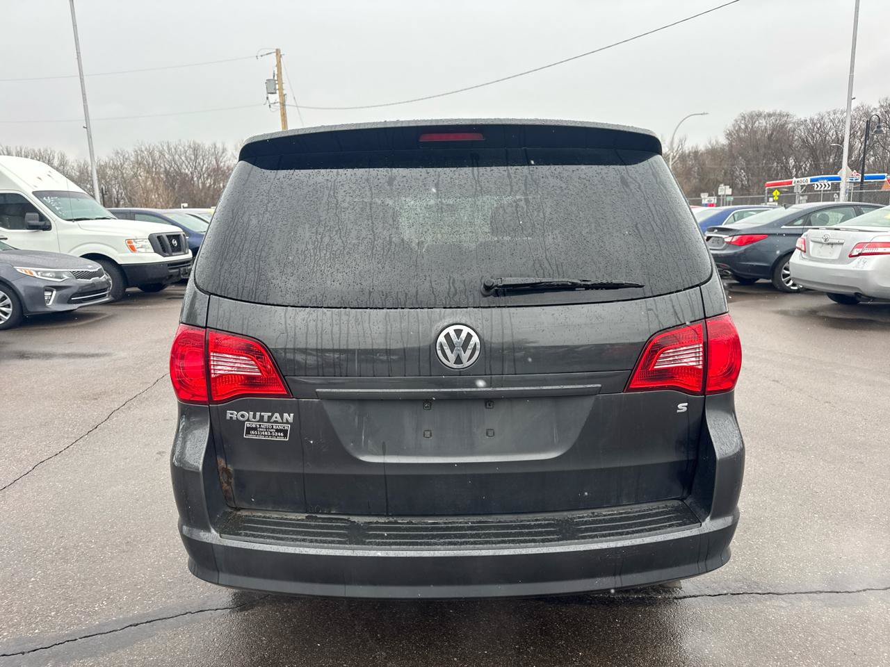 Used 2012 Volkswagen Routan S FWD image 6