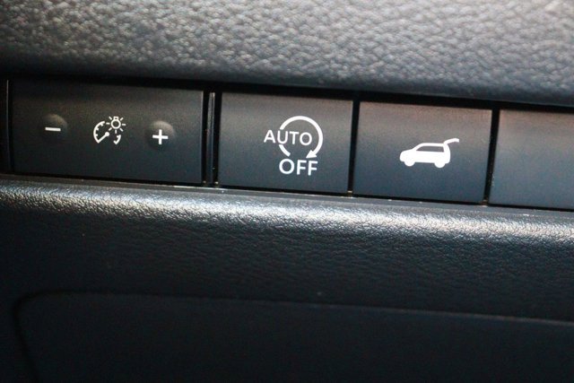 Used 2024 Nissan Rogue SV image 24