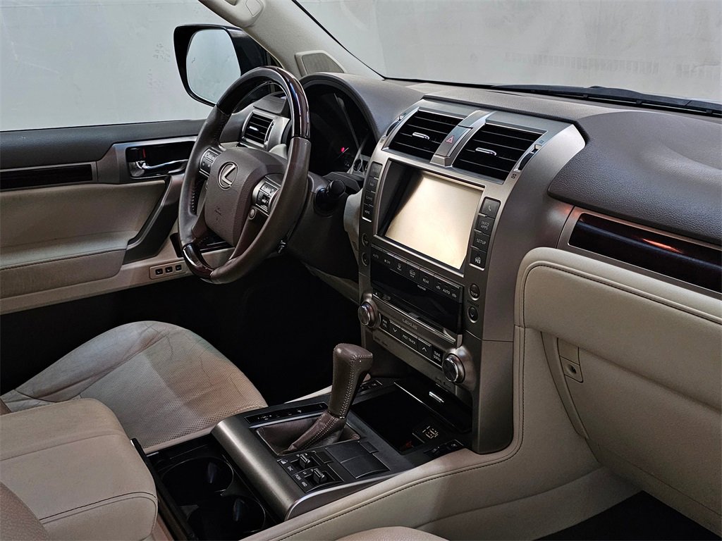 Used 2019 Lexus GX 460 image 10