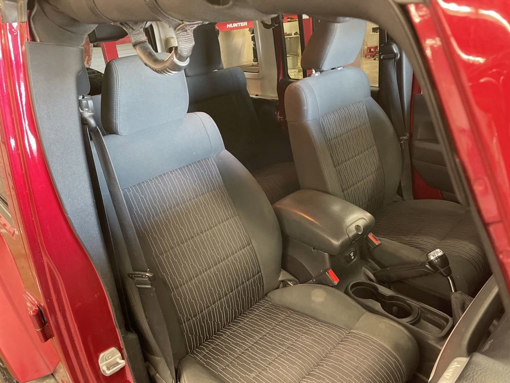 Used 2011 Jeep Wrangler Unlimited Sahara w/ Dual Top Group image 27