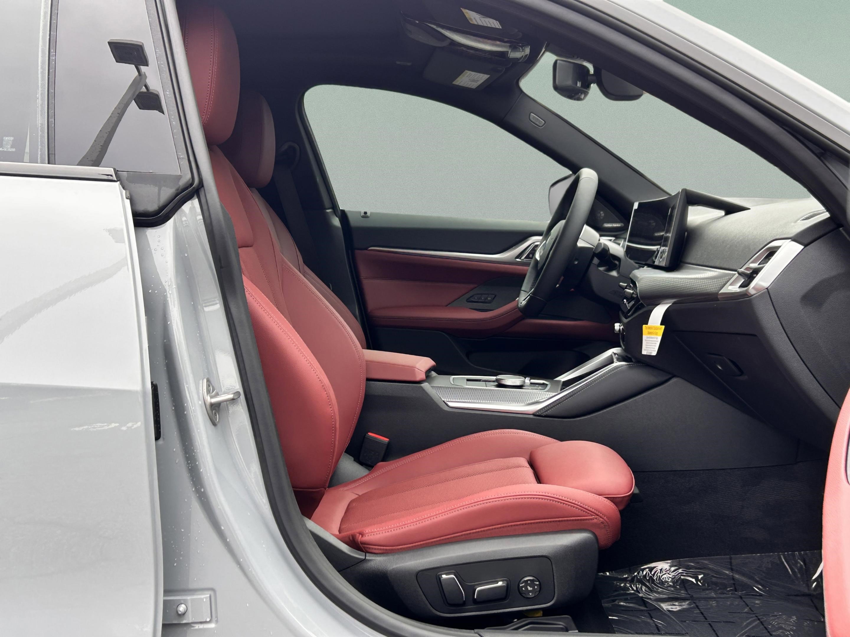 Used 2026 BMW i4 eDrive40 w/ M Sport Package image 32