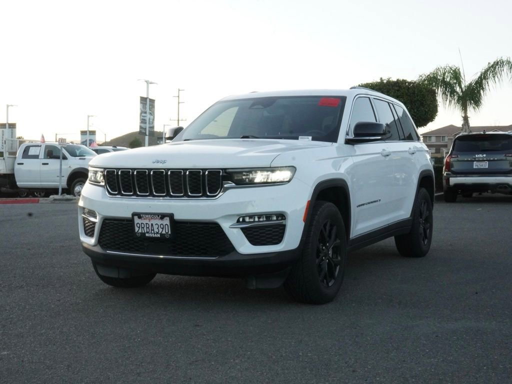 Used 2023 Jeep Grand Cherokee Limited image 7