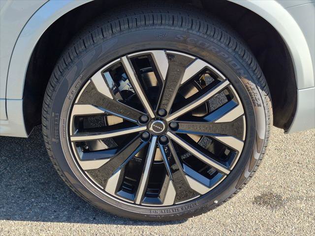 New 2026 Volvo XC90 T8 Ultra w/ Protection Package AWD/4WD image 6