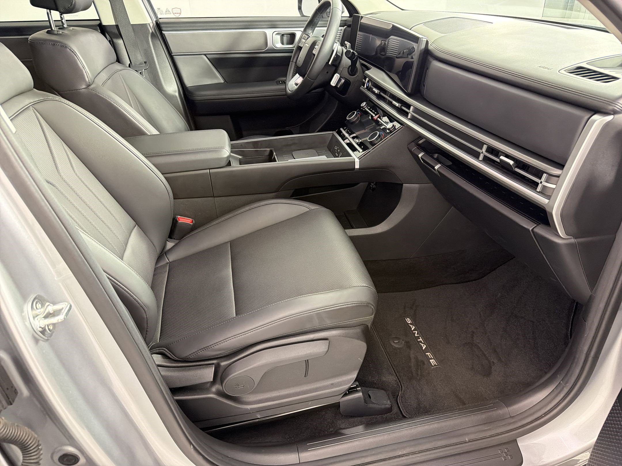 Used 2025 Hyundai Santa Fe SEL image 29