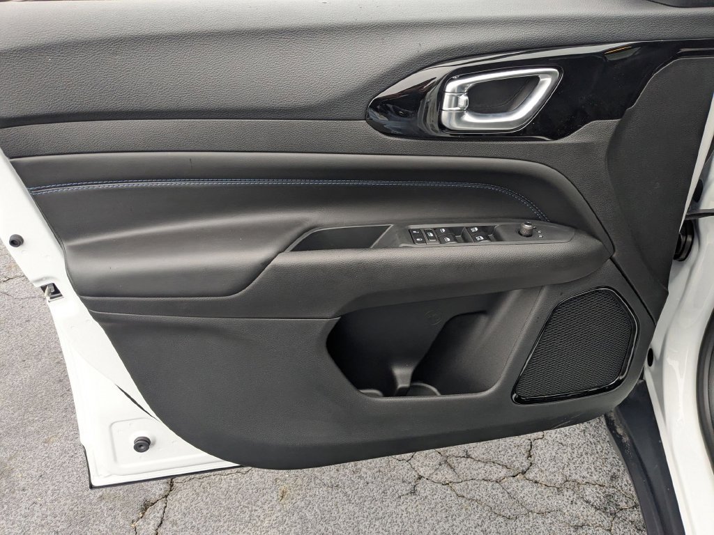 New 2026 Jeep Compass Latitude AWD/4WD image 9