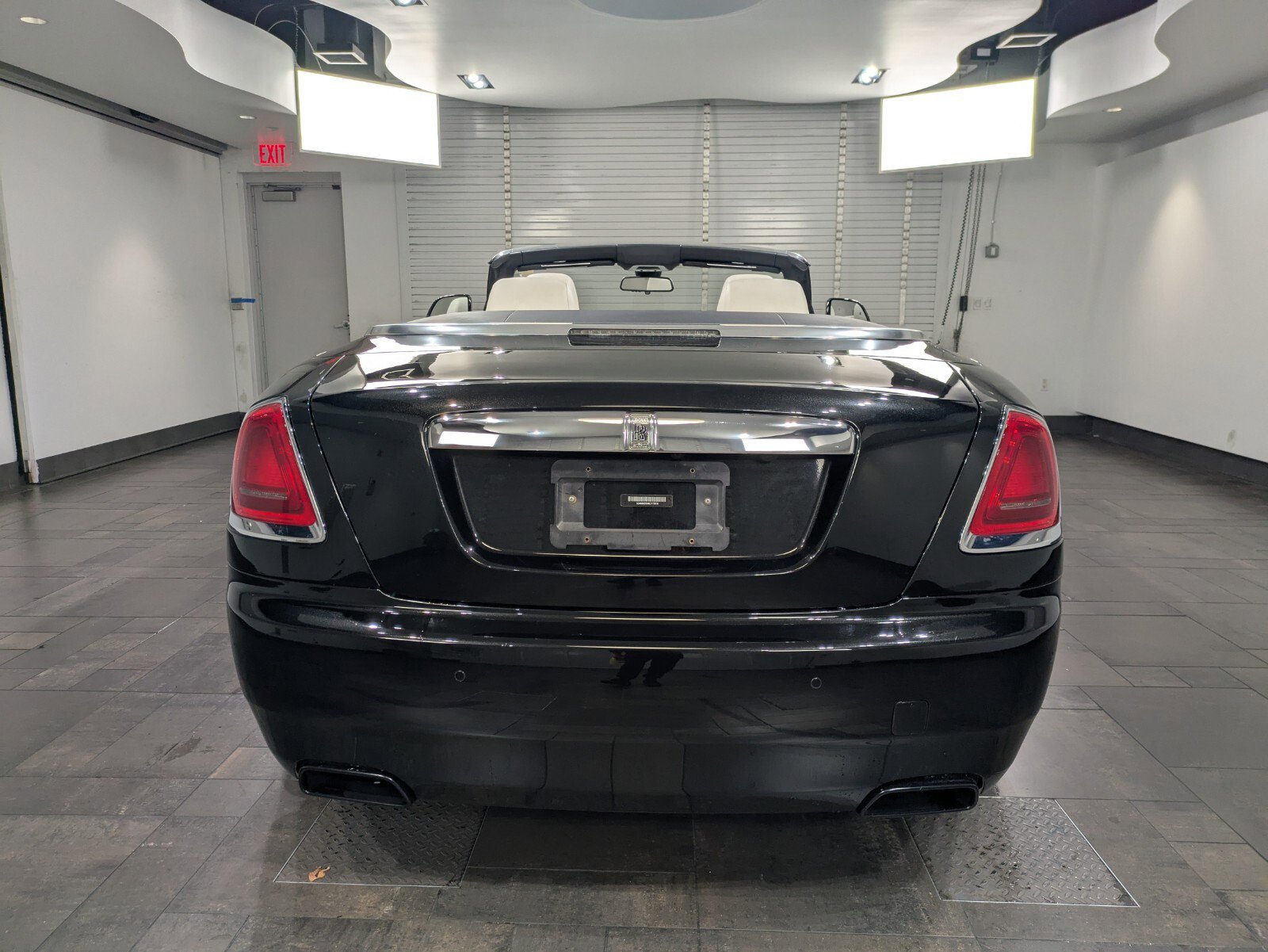 Used 2019 Rolls-Royce Dawn image 5