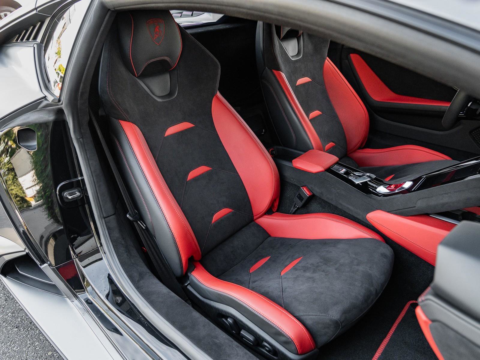 Used 2024 Lamborghini Huracan Tecnica image 4