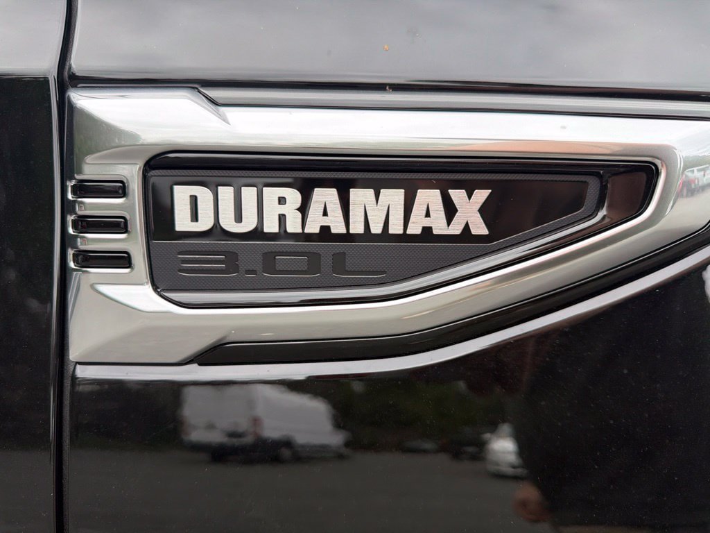 New 2026 GMC Yukon Denali w/ Denali Reserve Package AWD/4WD image 8