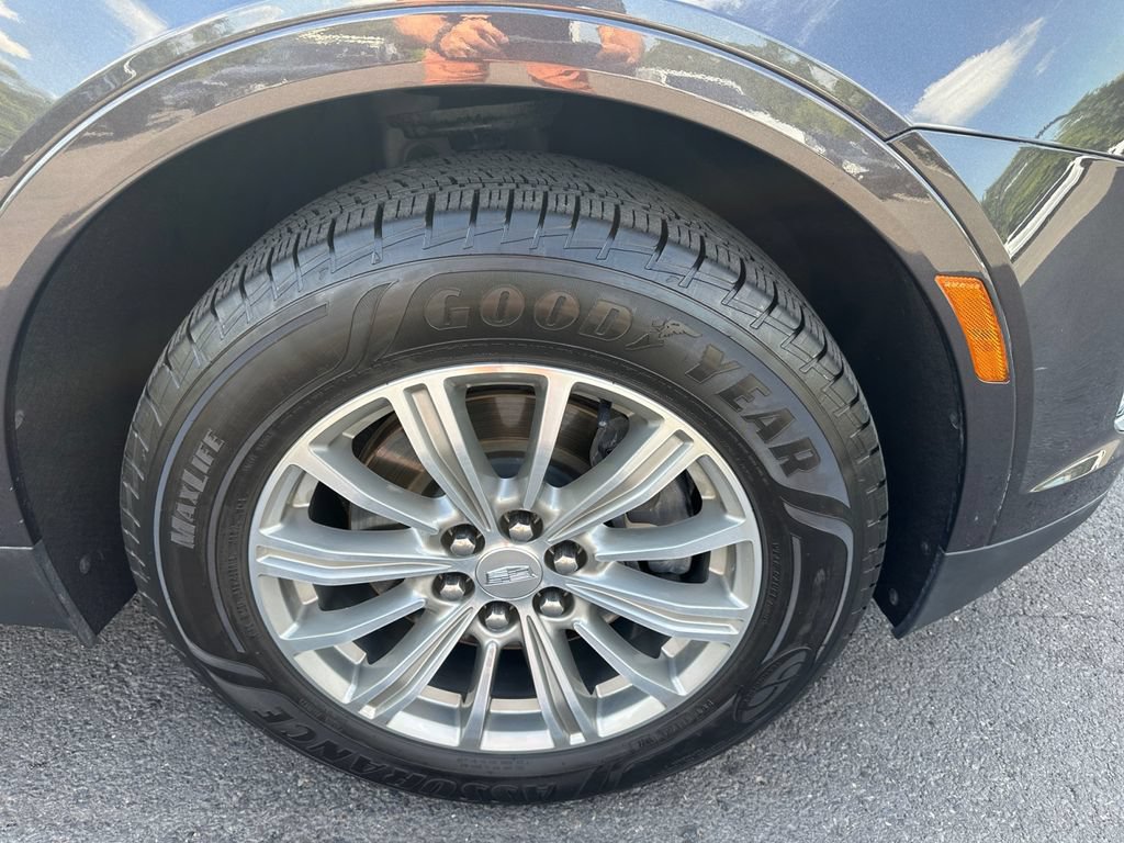 Used 2018 Cadillac XT5 Luxury w/ Driver Awareness Package FWD image 17