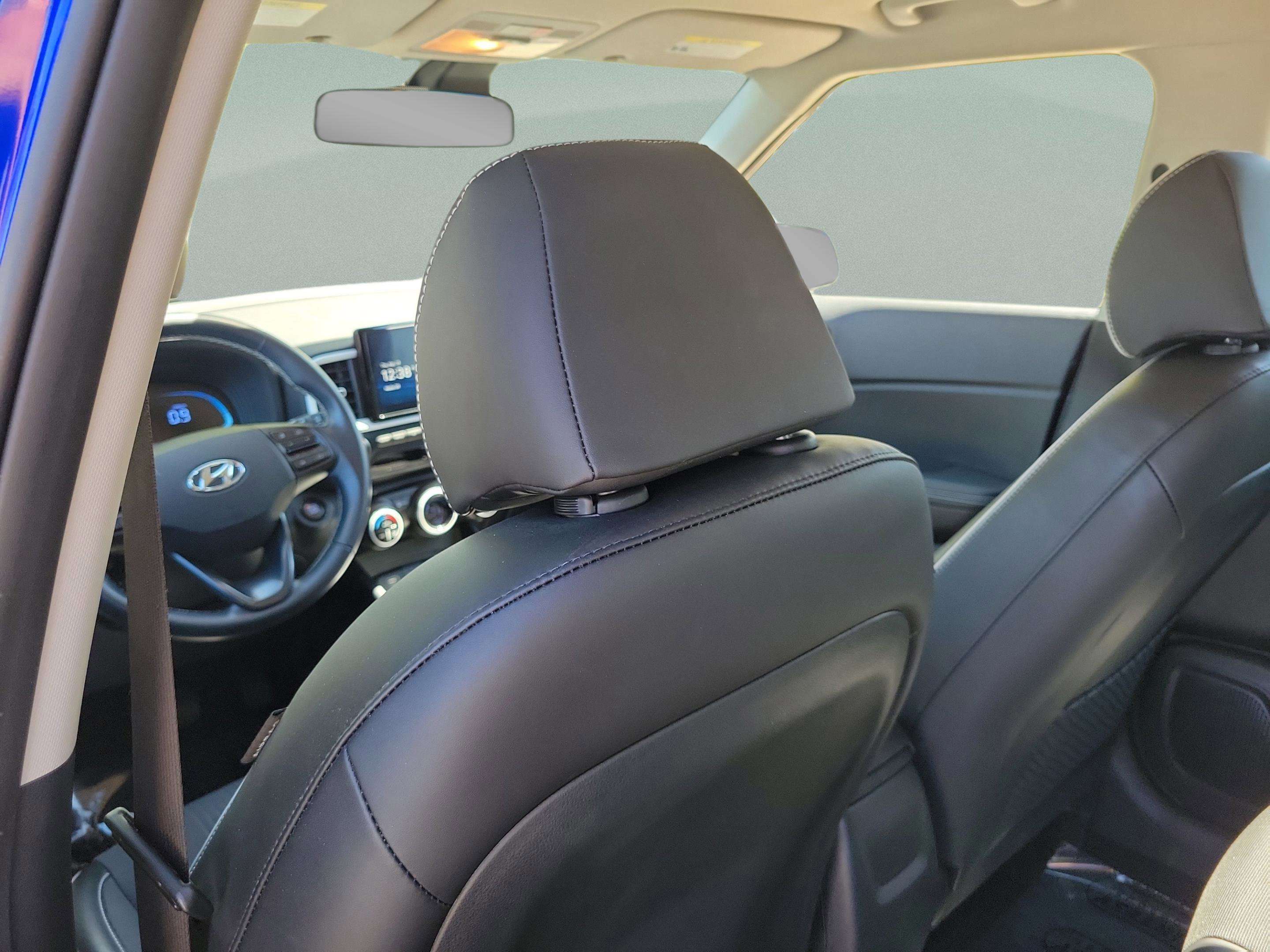 Certified 2023 Hyundai Venue Limited w/ Cargo Package image 9