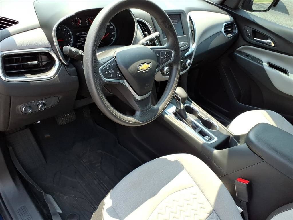 Used 2022 Chevrolet Equinox LS w/ LPO, Floor Liner Package FWD image 11