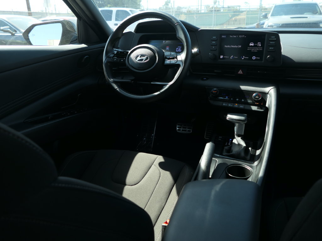 Used 2025 Hyundai Elantra Sport FWD image 22