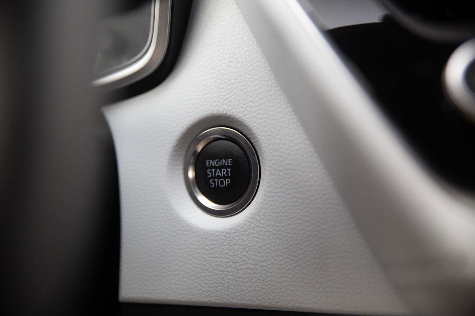 Used 2025 Toyota Corolla SE image 12