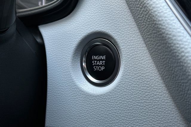 Used 2025 Toyota Corolla SE image 23