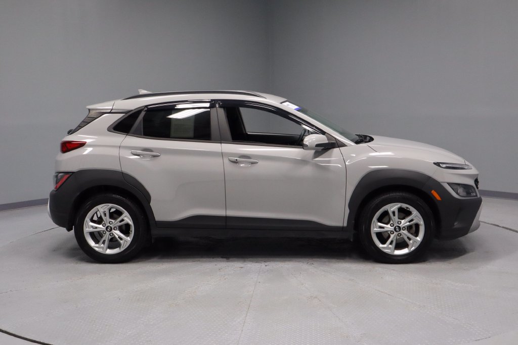 Used 2022 Hyundai Kona SEL FWD image 11