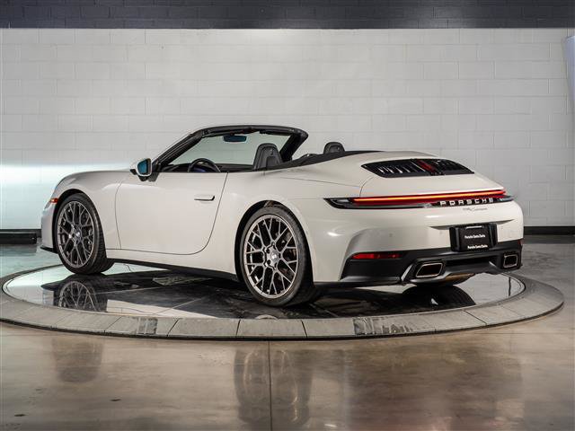 Used 2025 Porsche 911 Carrera RWD image 3