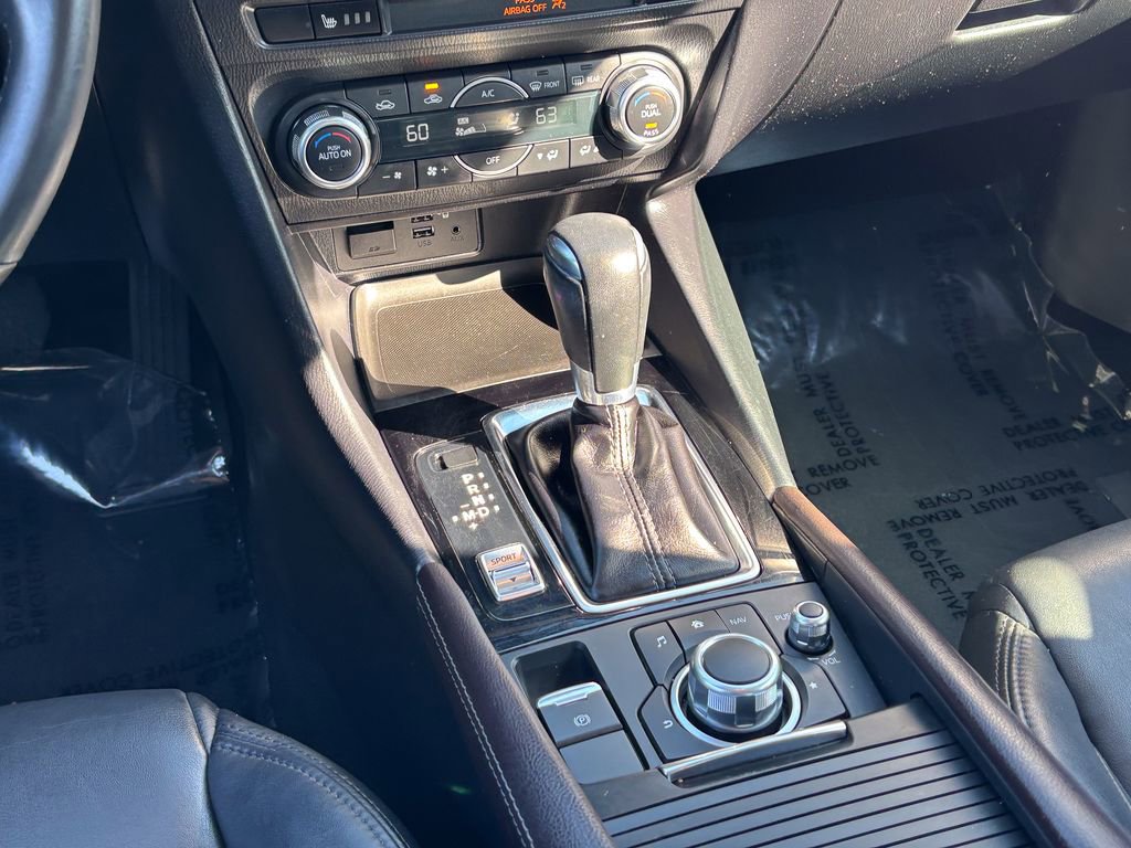 Used 2018 MAZDA MAZDA3 Touring image 38