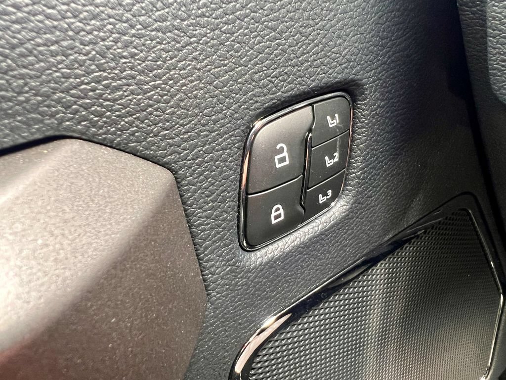 Used 2022 Ford F350 Platinum AWD/4WD image 26