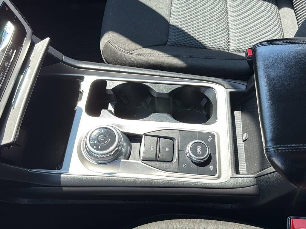 Used 2023 Ford Explorer XLT image 25
