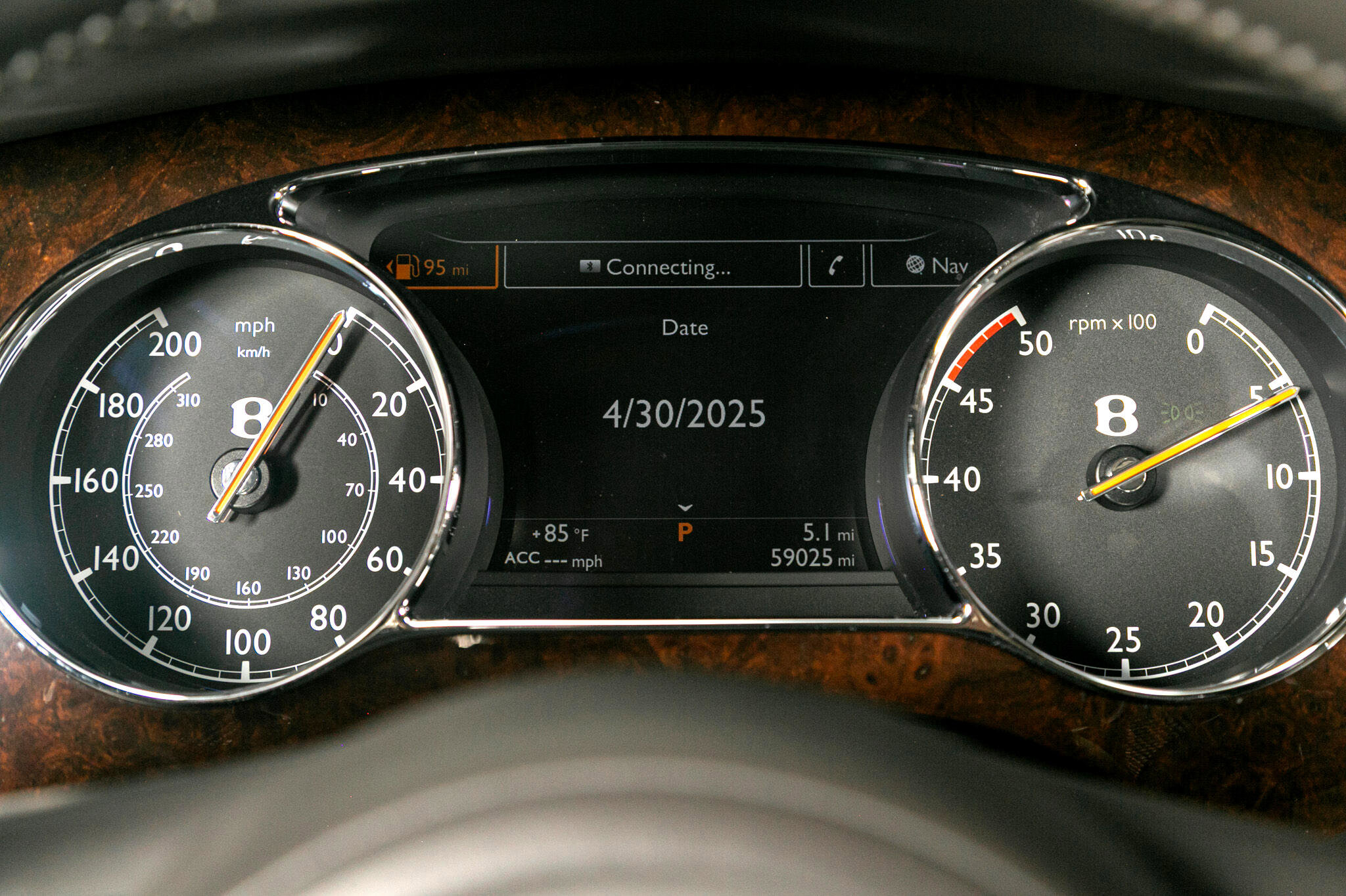 Used 2013 Bentley Mulsanne w/ Premiere Specification Pkg image 13