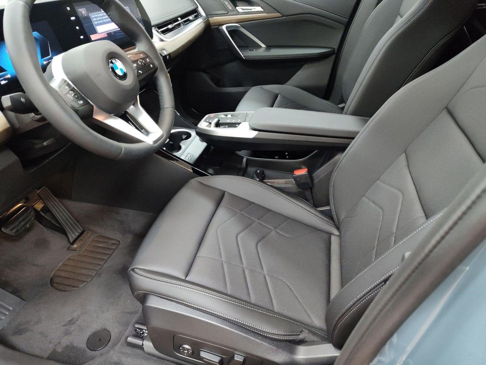Certified 2025 BMW X1 xDrive28i w/ Convenience Package AWD/4WD image 5